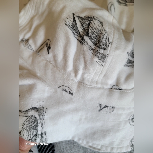 Kate quinn bundle 🖤🦢 - Picture 10 of 10